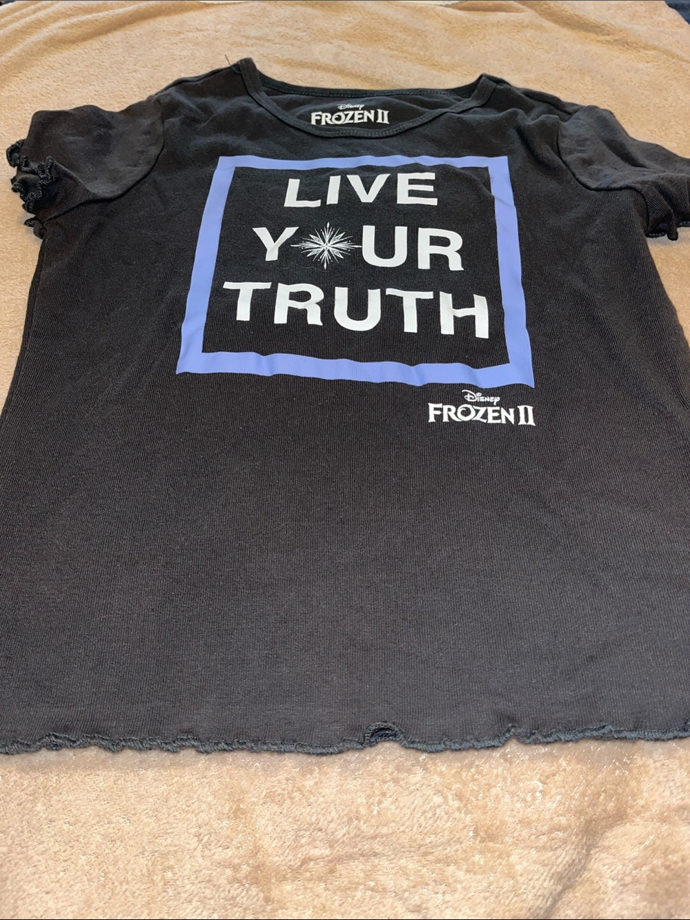 Juniors tee shirt